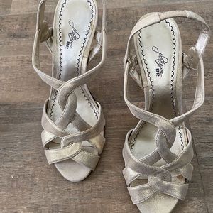 Strappy evening Sandals